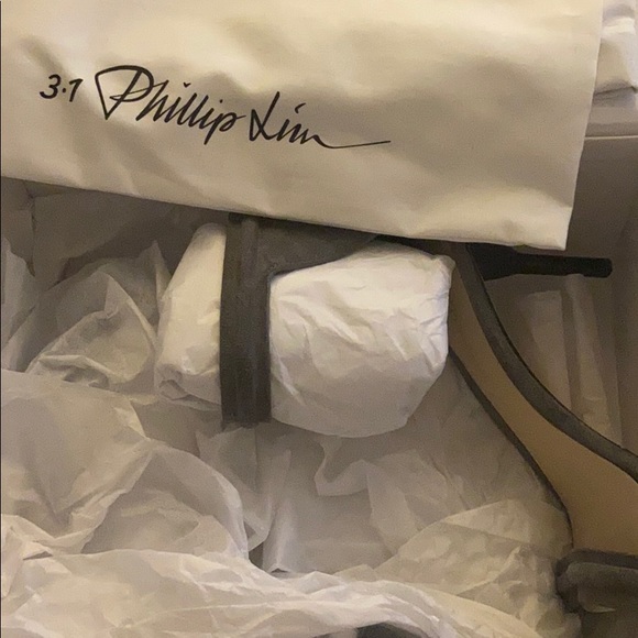 Low suede grey open toe sandal - Picture 1 of 4